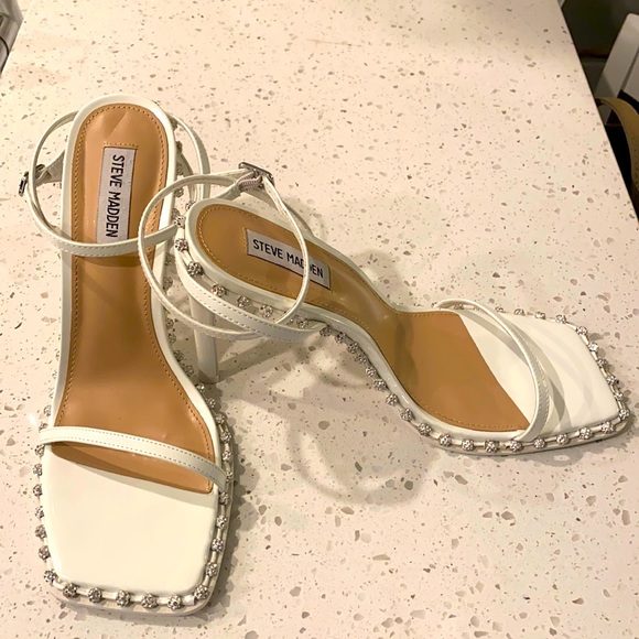 Shoes | Steve Madden Zelle White Size 1 | Poshmark
